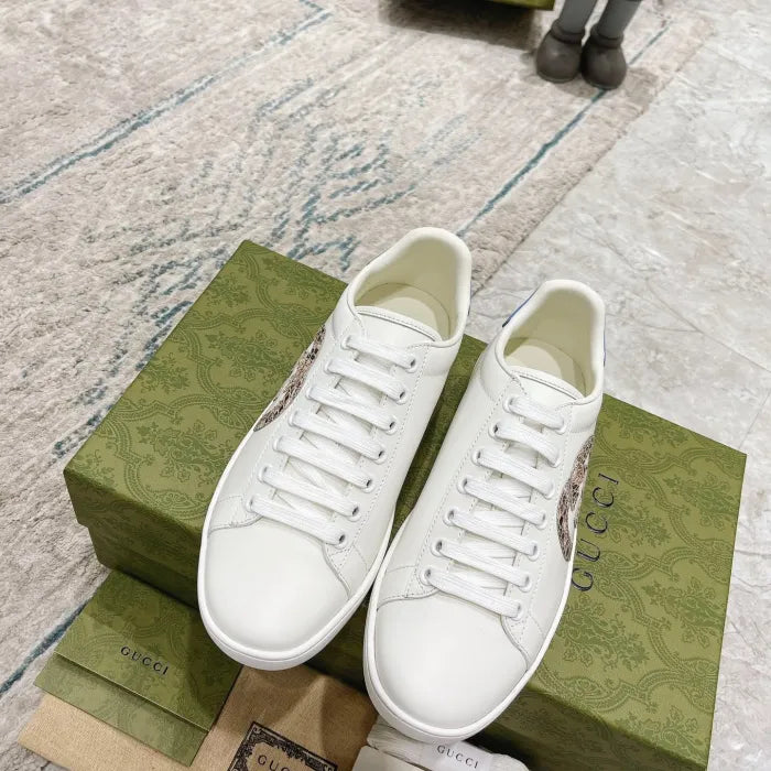 SNEAKERS 21