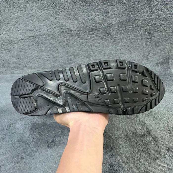 N - SNEAKERS