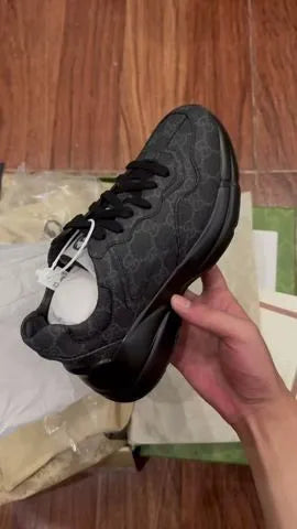 SNEAKERS 06