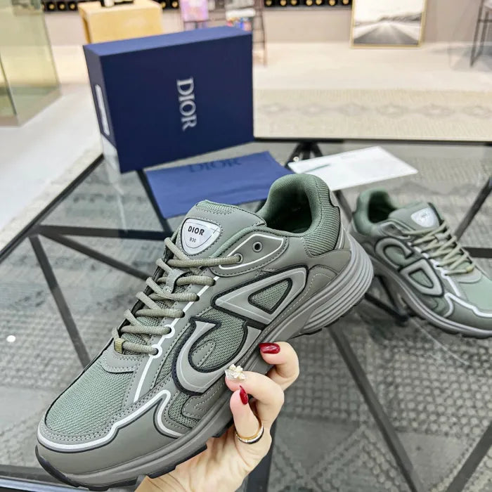 D - SNEAKERS