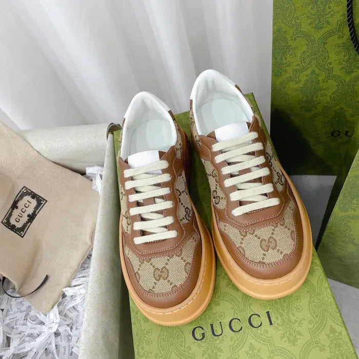 SNEAKERS 23