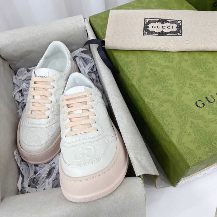 SNEAKERS 23