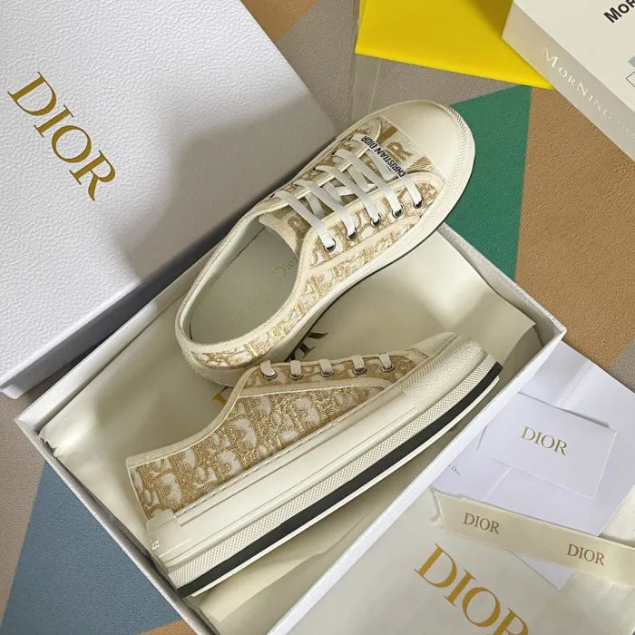 D - SNEAKERS