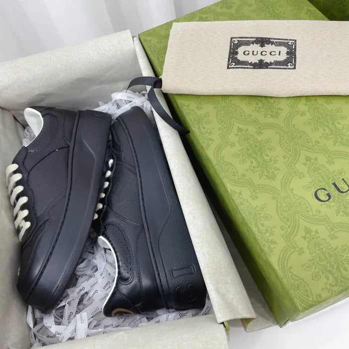 SNEAKERS 23