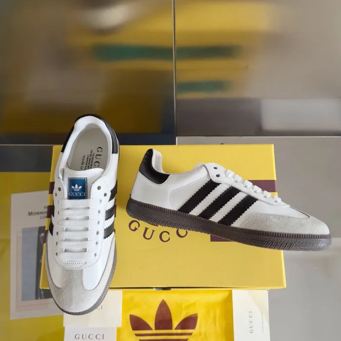 SNEAKERS 12