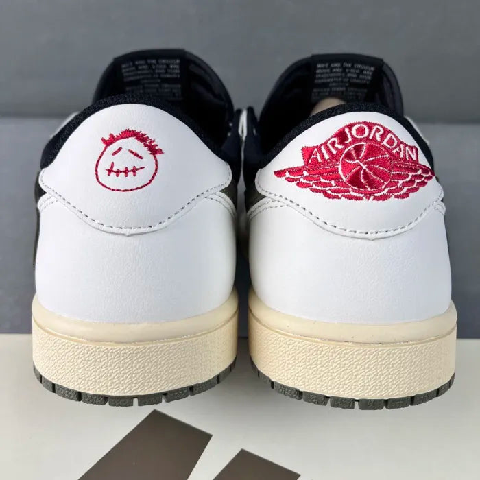 N - SNEAKERS
