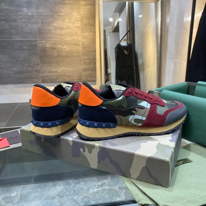 V - SNEAKERS