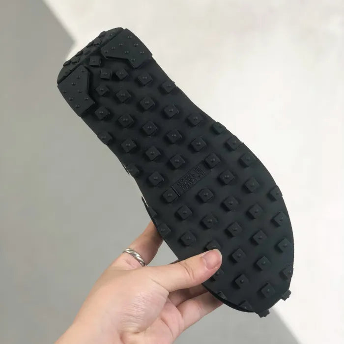 N - SNEAKERS
