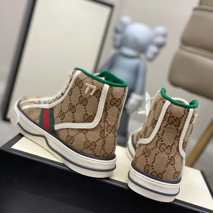 SNEAKERS 14