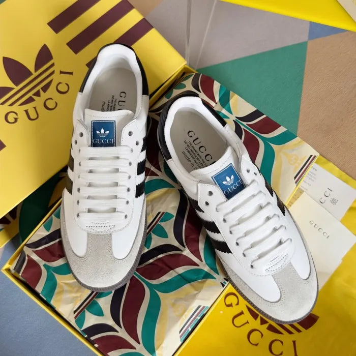 SNEAKERS 12