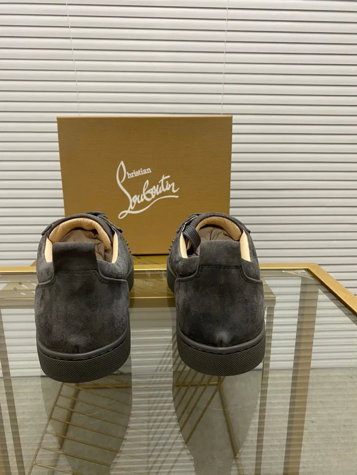 C - SNEAKERS