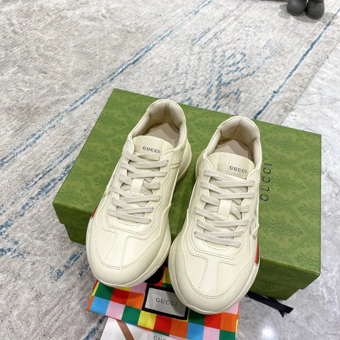 SNEAKERS 06