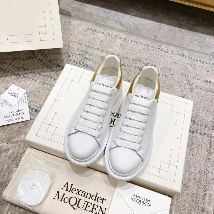 A - SNEAKERS