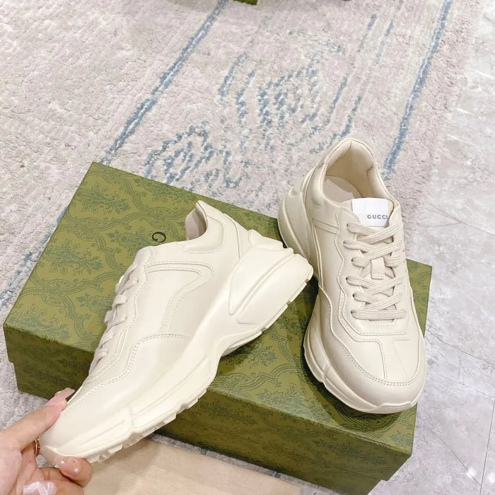 SNEAKERS 06