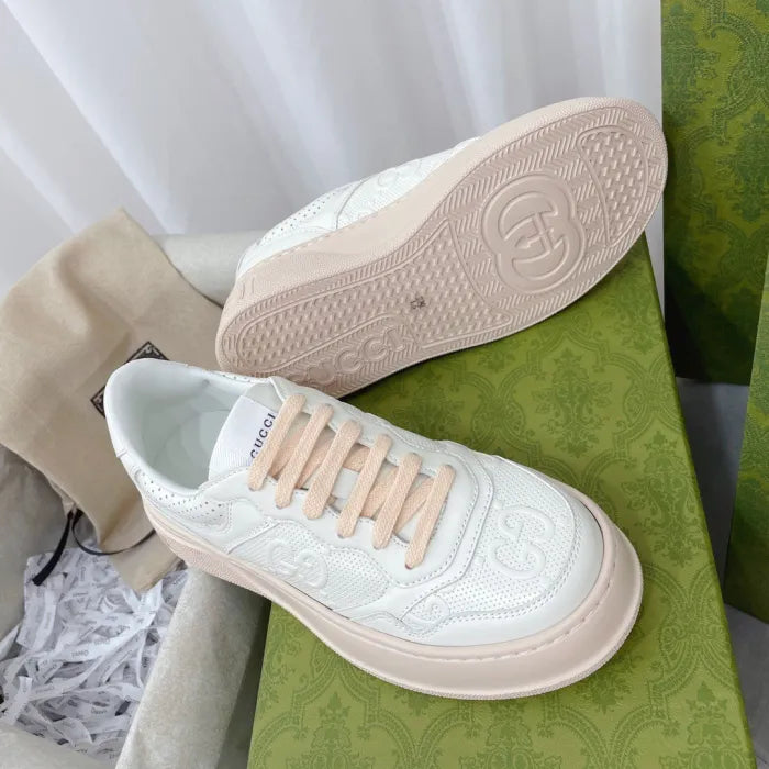 SNEAKERS 23