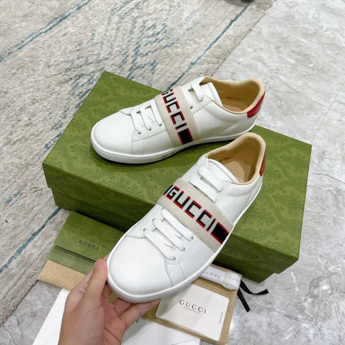 SNEAKERS 21