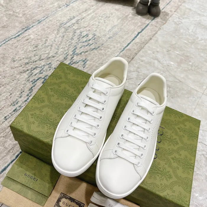 SNEAKERS 21