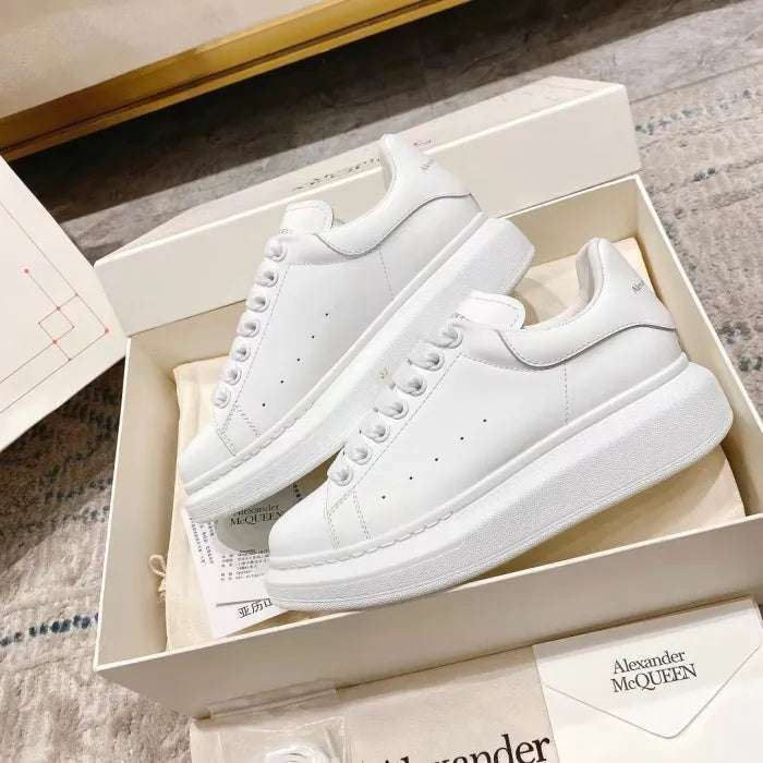 A - SNEAKERS