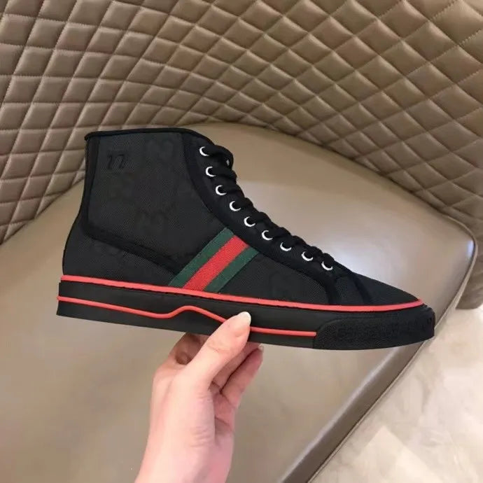 SNEAKERS 18