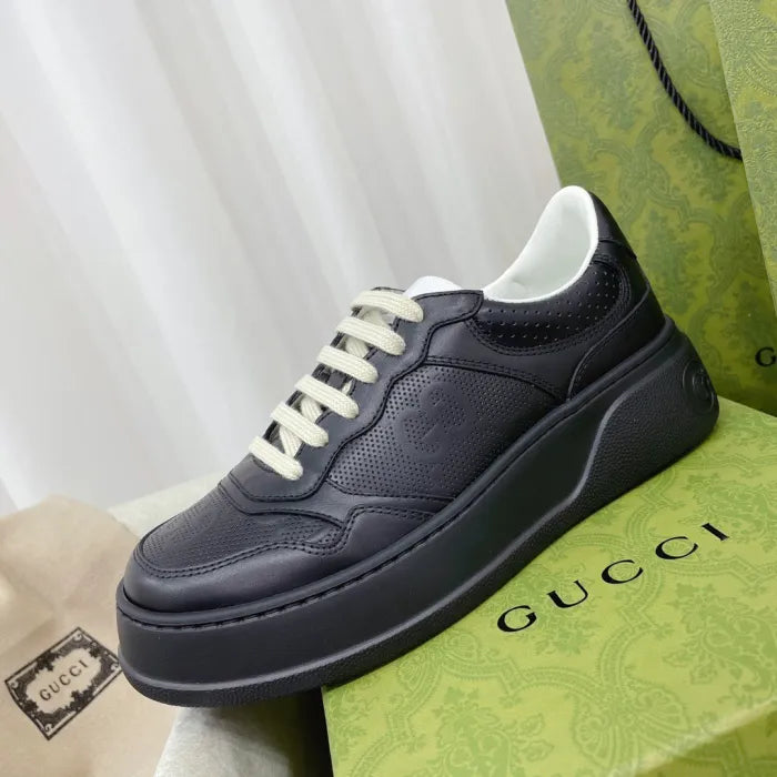 SNEAKERS 23