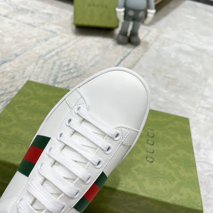 SNEAKERS 15