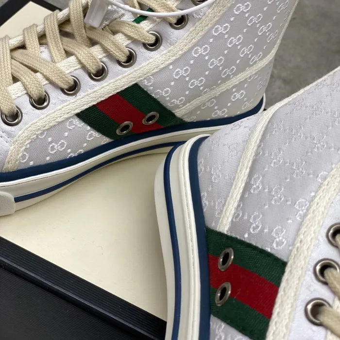 SNEAKERS 14