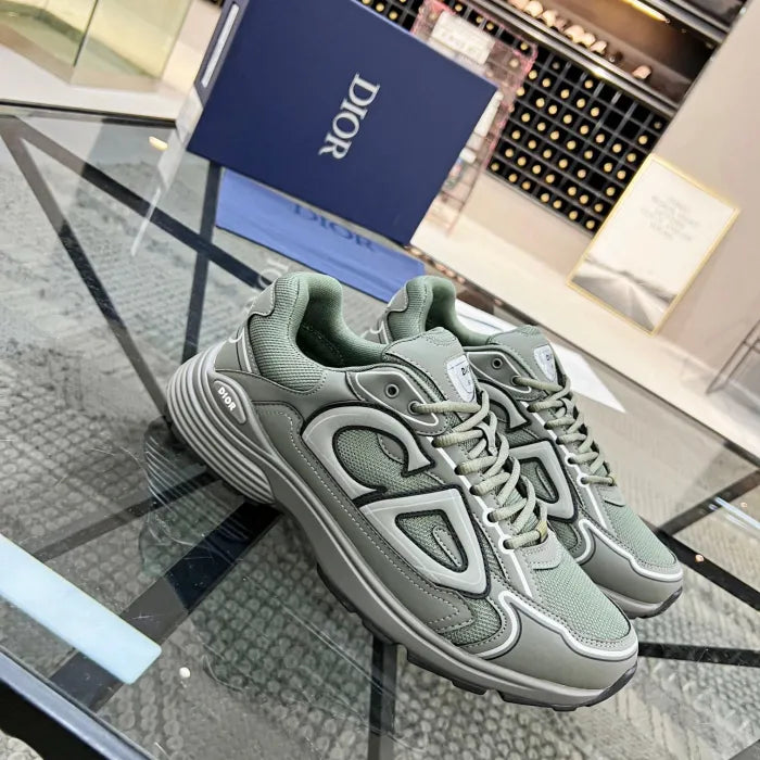 D - SNEAKERS