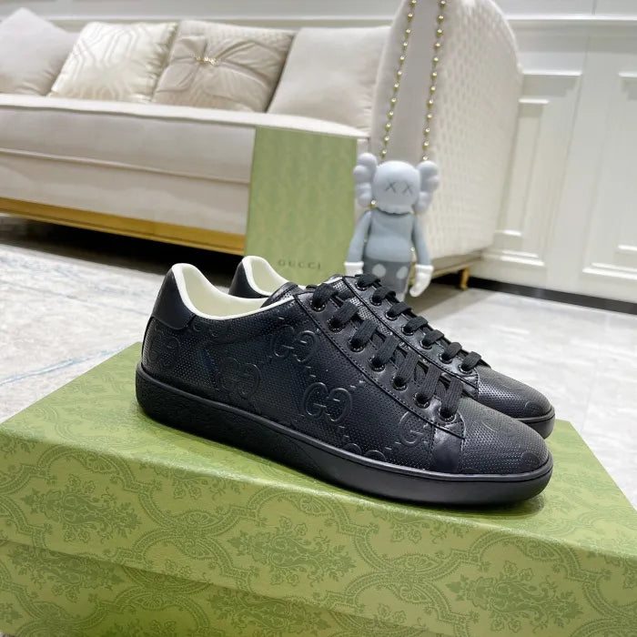 SNEAKERS 16