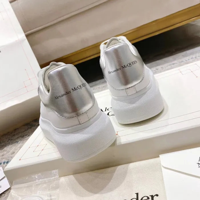 A - SNEAKERS