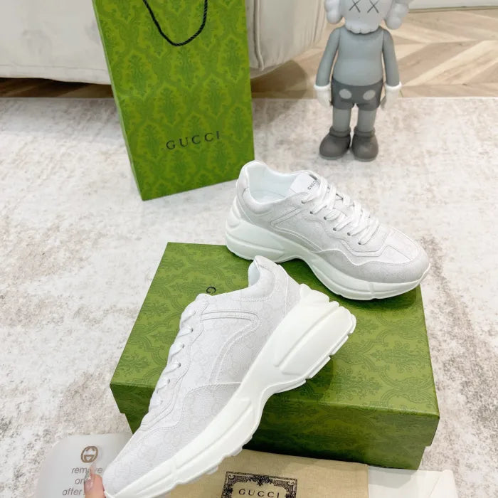SNEAKERS 06