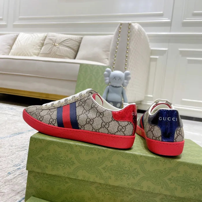 SNEAKERS 15