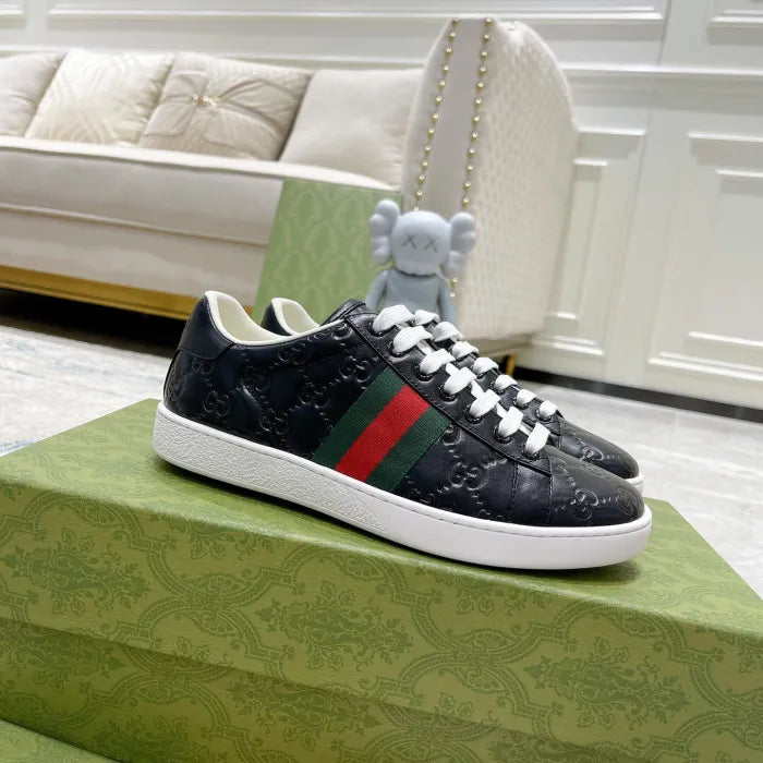SNEAKERS 16