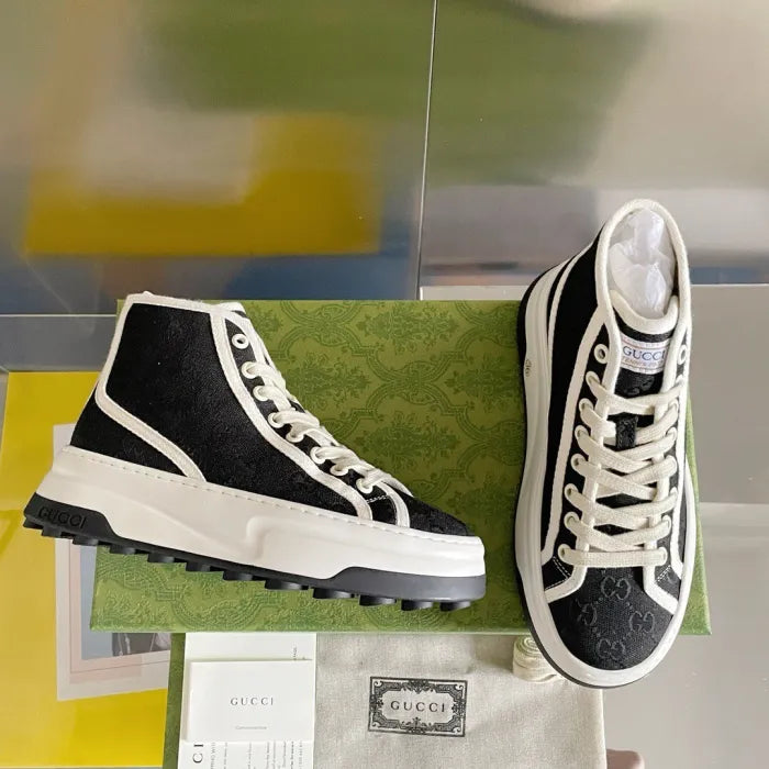 SNEAKERS 13