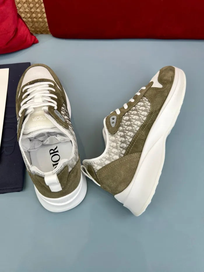 D - SNEAKERS