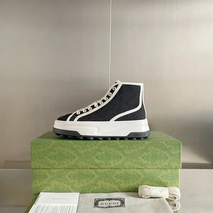 SNEAKERS 13
