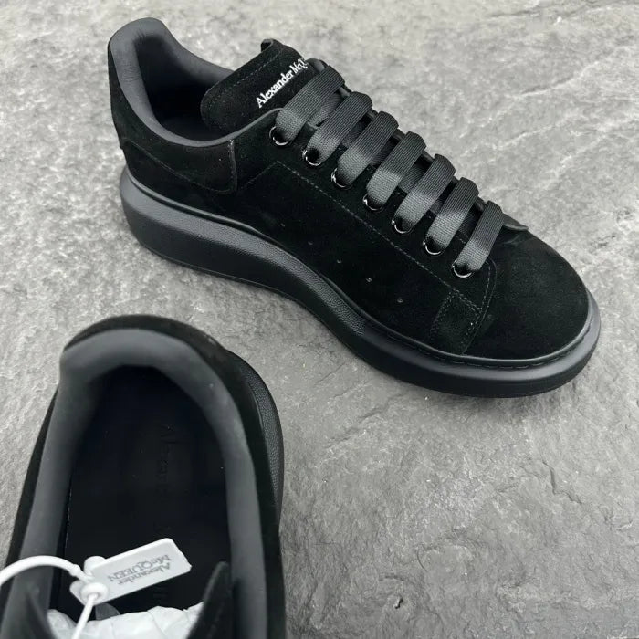 A - SNEAKERS