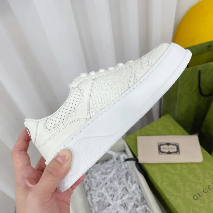 SNEAKERS 23