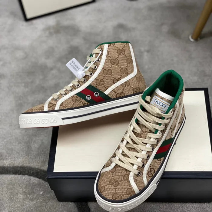SNEAKERS 14