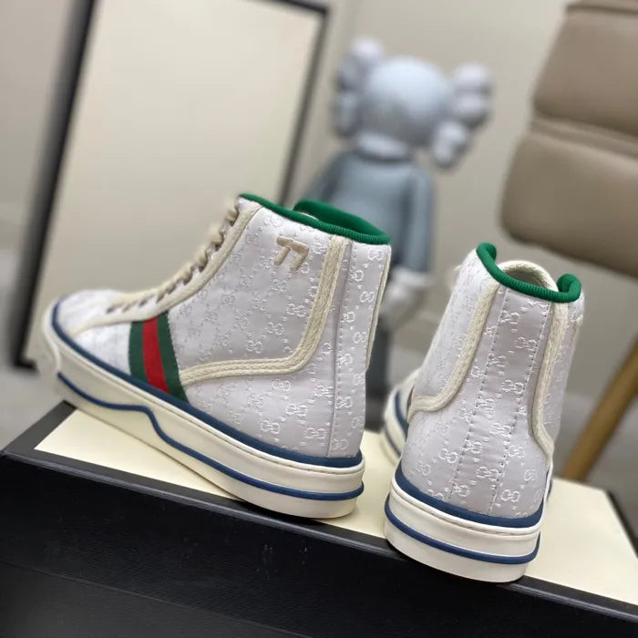 SNEAKERS 14