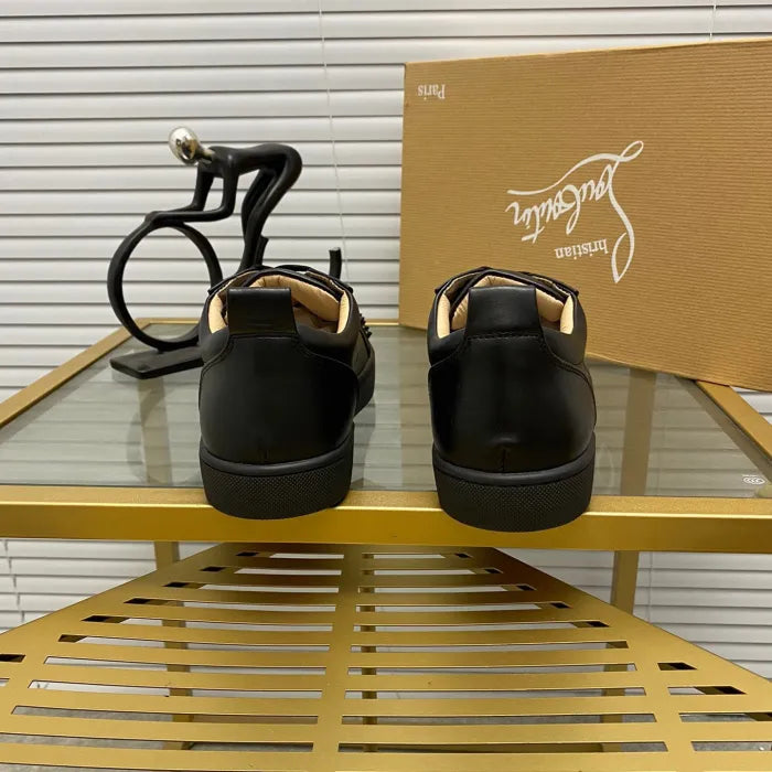 C - SNEAKERS