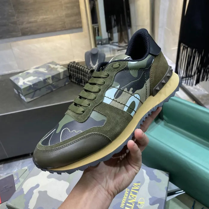 V - SNEAKERS
