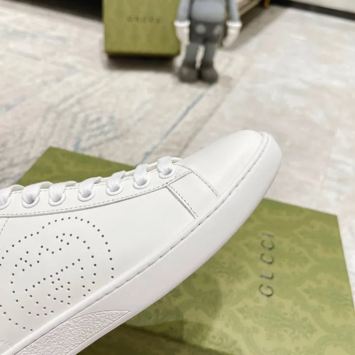 SNEAKERS 21