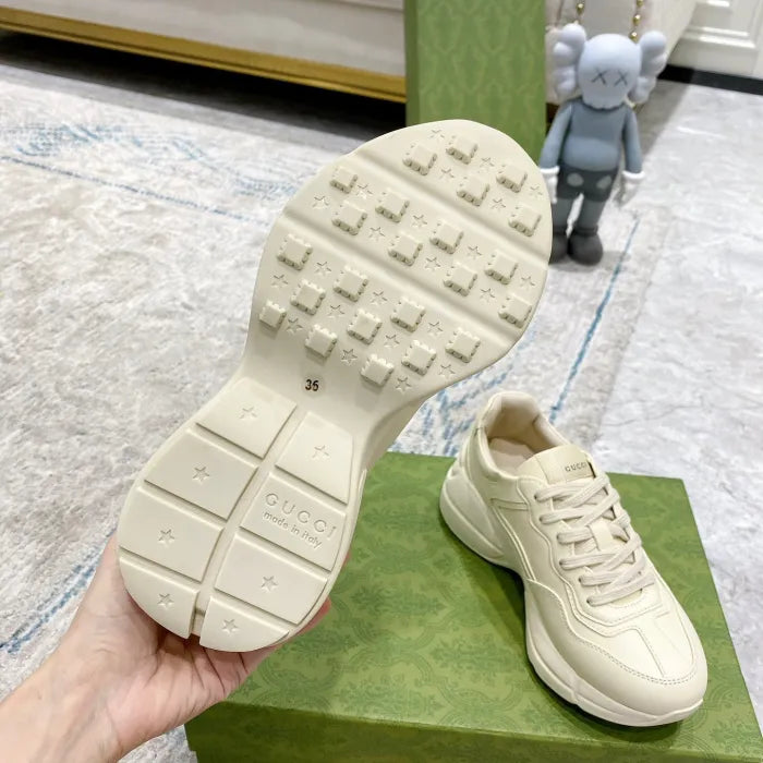 SNEAKERS 06