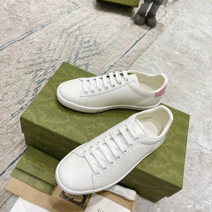 SNEAKERS 15