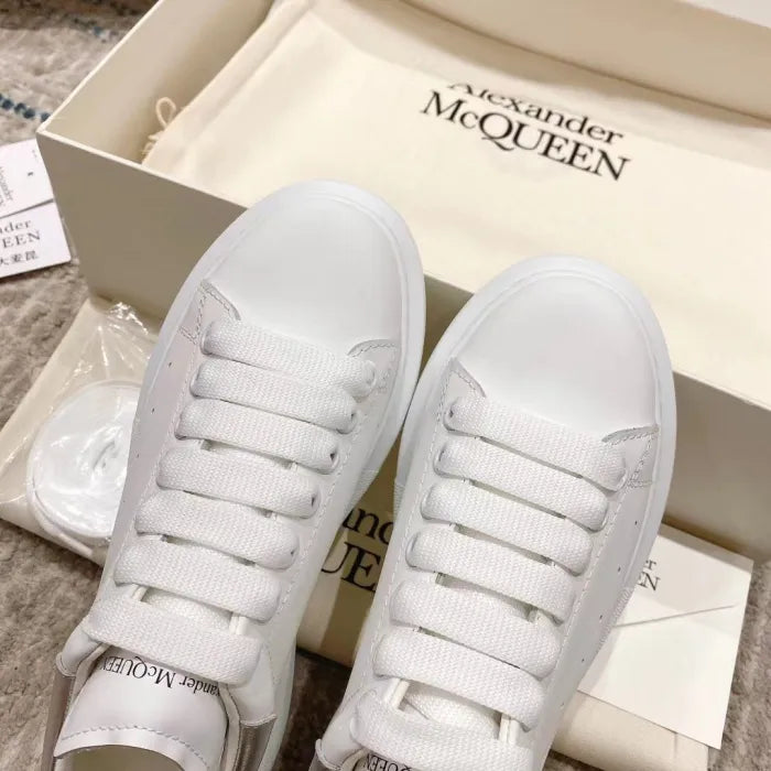 A - SNEAKERS