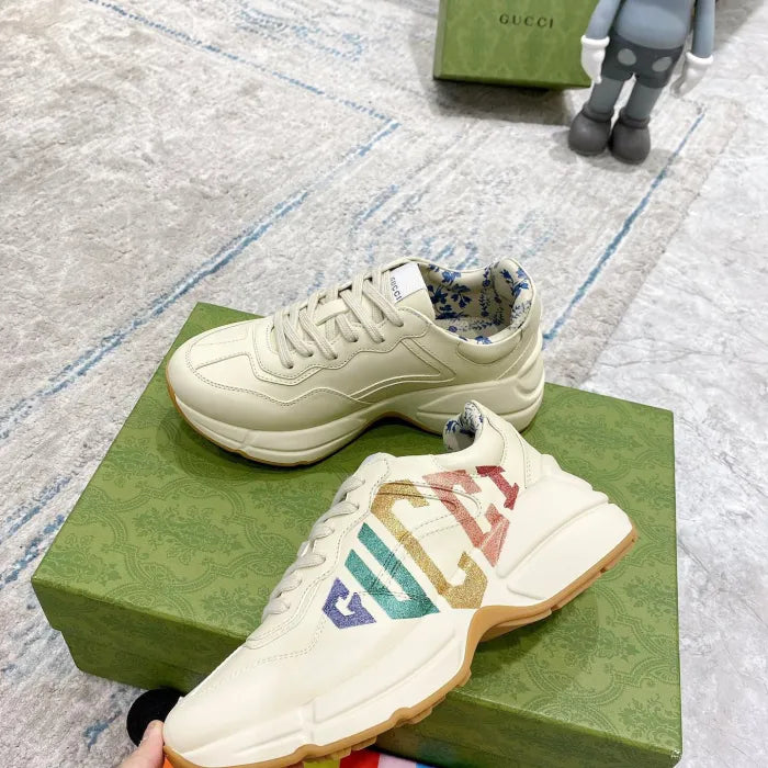 SNEAKERS 26