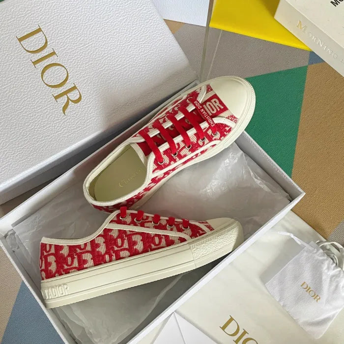 D - SNEAKERS