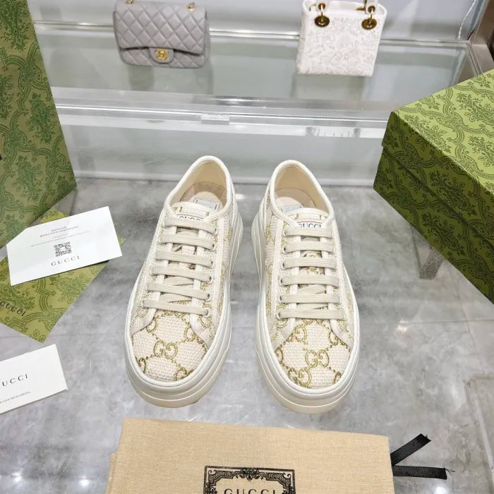 SNEAKERS 08
