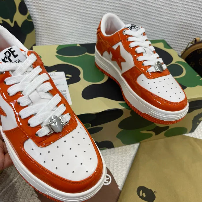 B - SNEAKERS
