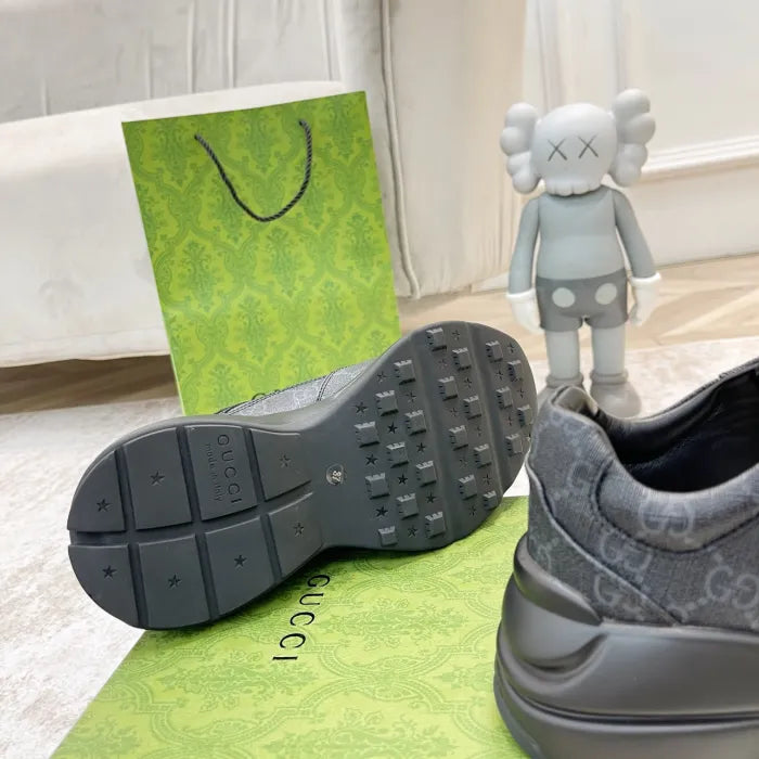 SNEAKERS 06